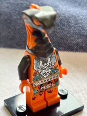 LEGO Ninjago CORE "Boa Deconstructor" njo0735 with stand.